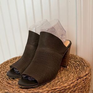 Adam Tucker Women's Brown Peep-Toe Mules - 8 - Good Condition
